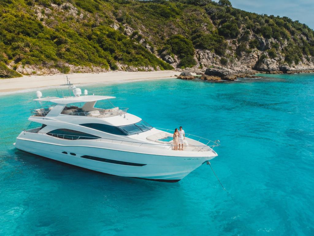 Private Yacht — Full Island Day